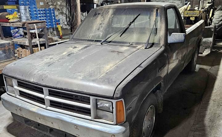A $650 Garage Find: 1988 Dodge Dakota Project Truck