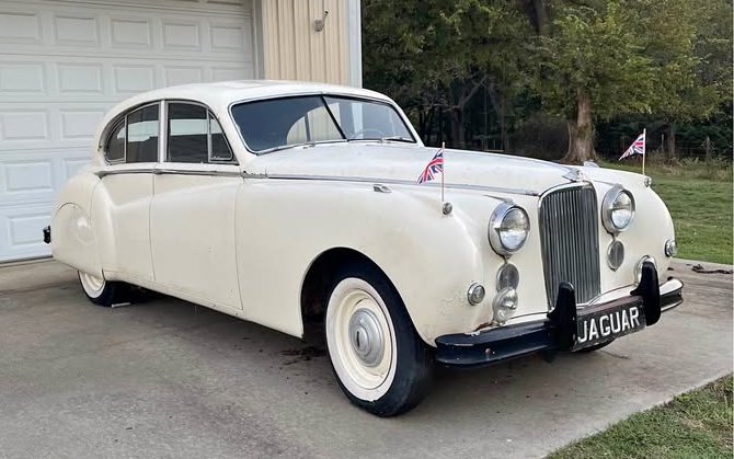 Survivor or Spare Parts? A 1955 Jaguar Saloon Seeks a New Fate in Missouri