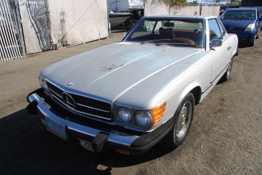 Kırmızı Deri Döşemeli 1975 Mercedes-Benz 450 SL: Komik Fiyata Satışta