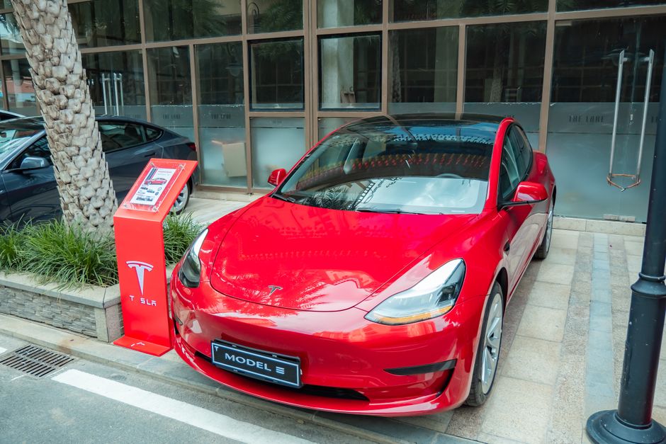 Tesla Kazançları Tahminlerin %38 Altında Kaldı, Ancak Musk Endişeli Değil