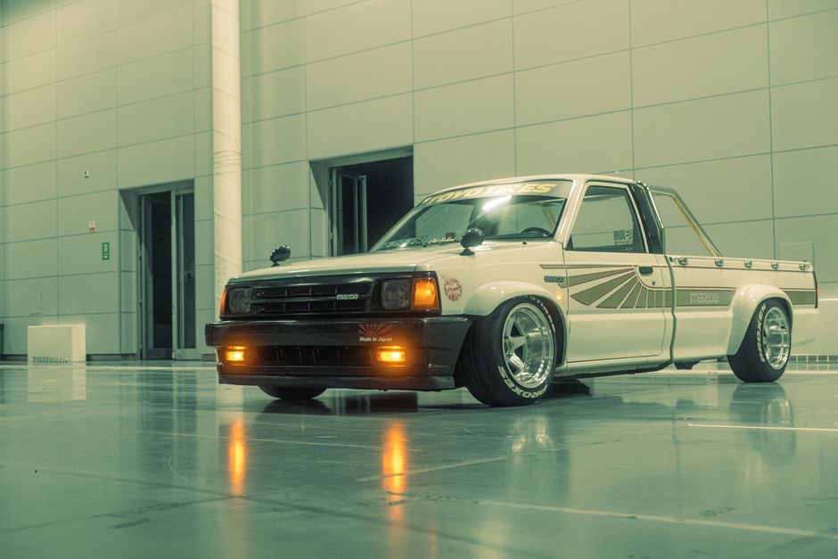Mazda's Rebadged Ranger: A Look at the 2001 B2500 SX