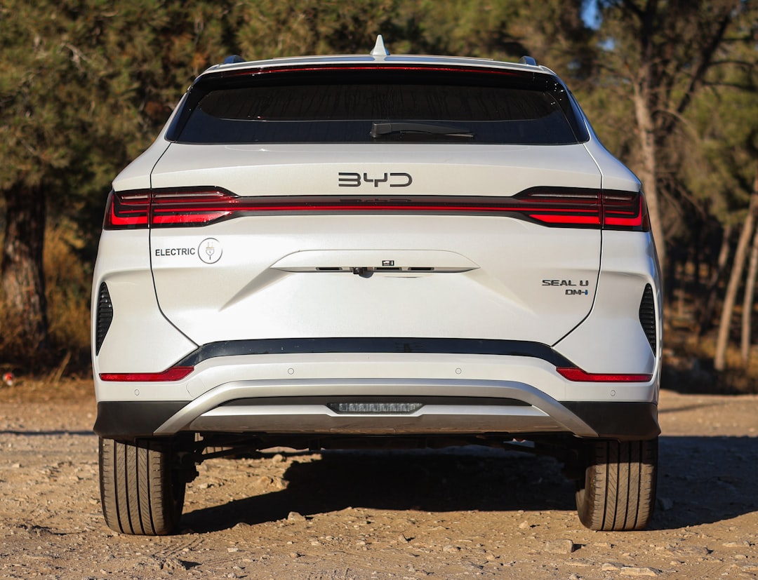 BYD's New Denza N8 SUV Hits New Milestones: 1,003 km Range and Five-Minute Charging