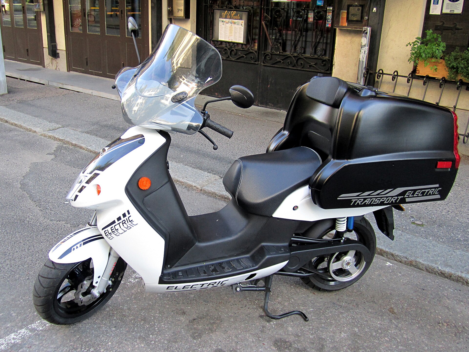 Go Sharing Brings Electric Mopeds to Vienna's Streets