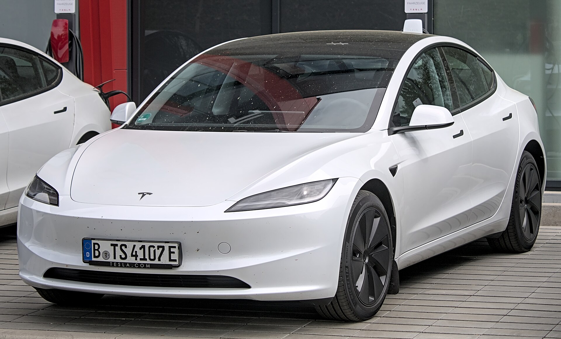 Musk'un Beyaz Saray'daki Koltuğu Tesla'nın Otonomi Hedefine Yeni Bir Işık Tutuyor