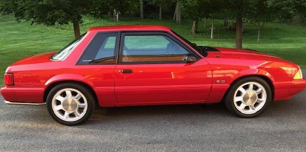 Zaman Kapsülü Fox: 60 Bin Milde 1993 Ford Mustang LX Notchback 45.000 Dolar İstiyor