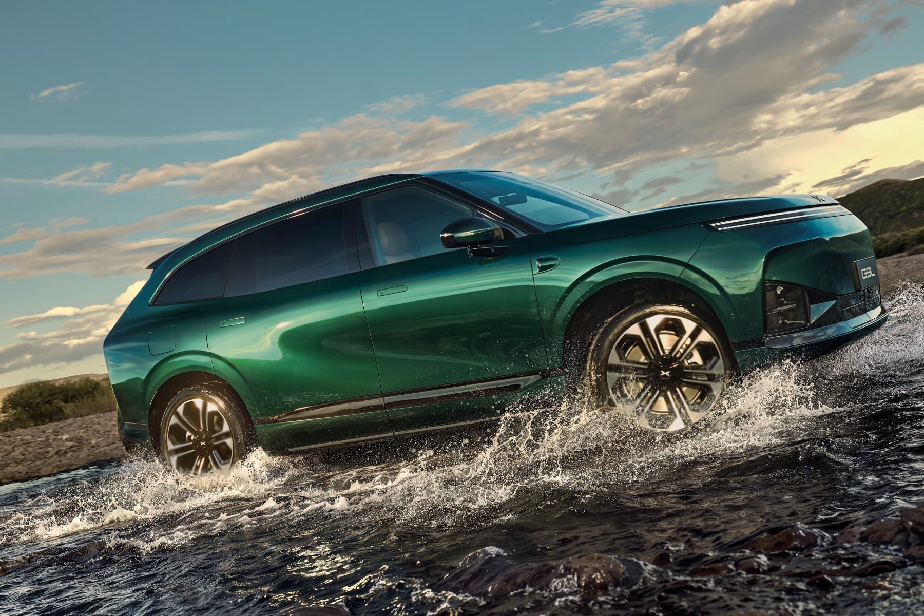 Xpeng G9L Flagship Electric SUV Launches in Europe from €74,600