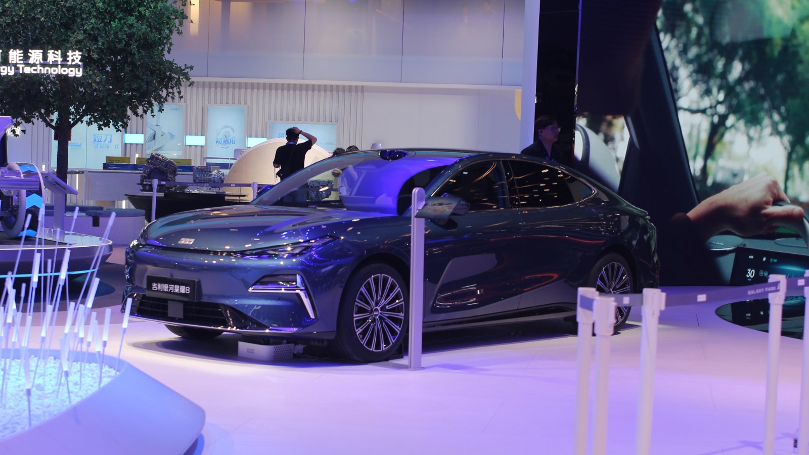 Geely Holding, 2027'nin ikinci yarısından itibaren Google servislerini daha fazla modelde sunacak