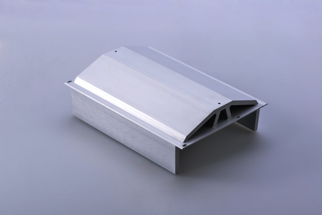 Maxion and Novelis Unveil Lightweight InVolt Battery Enclosure for Electric Commercial Fleets
