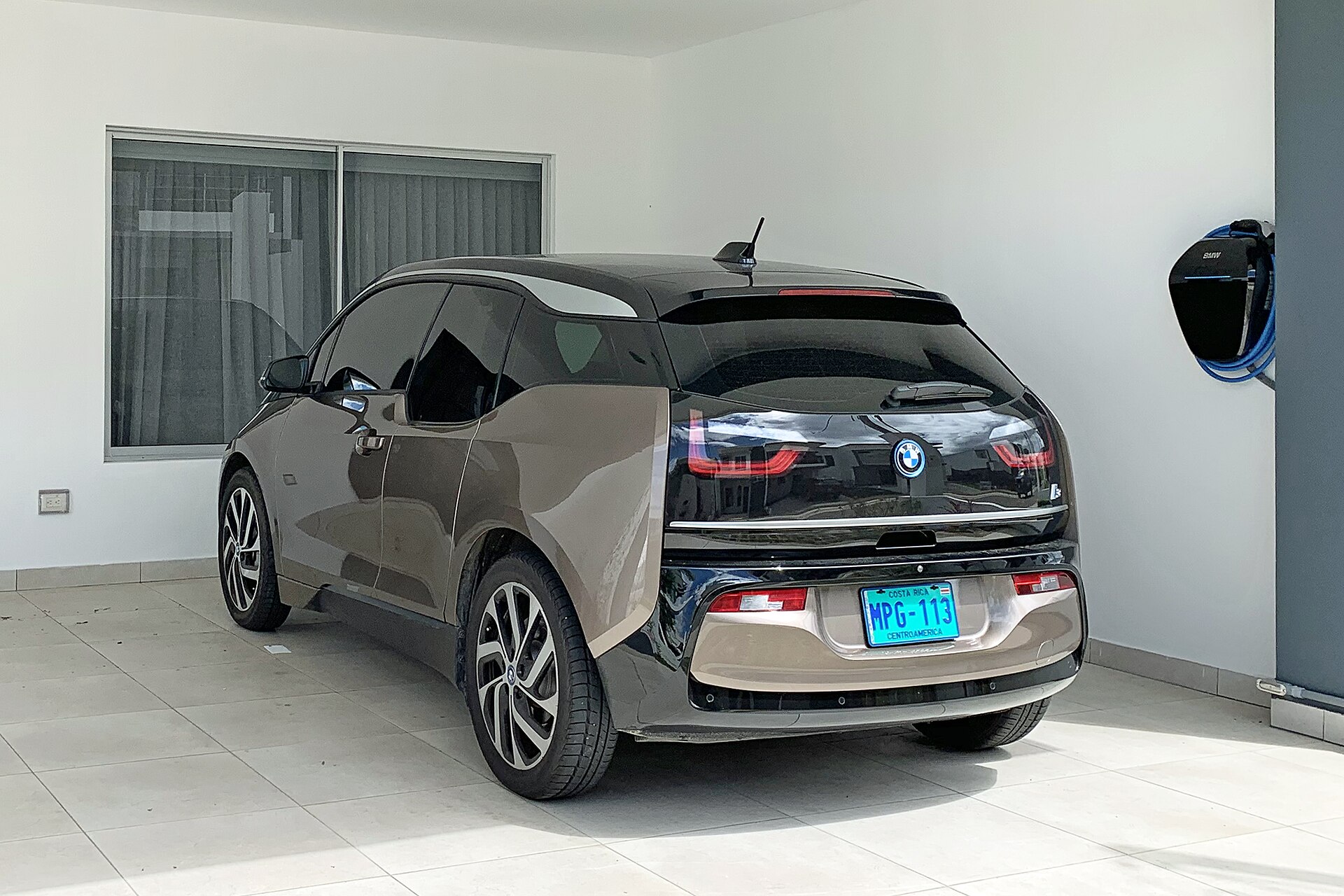 BMW Adds Cheaper i3 40 xDrive In Europe With Smaller Pack, Still Long On Range