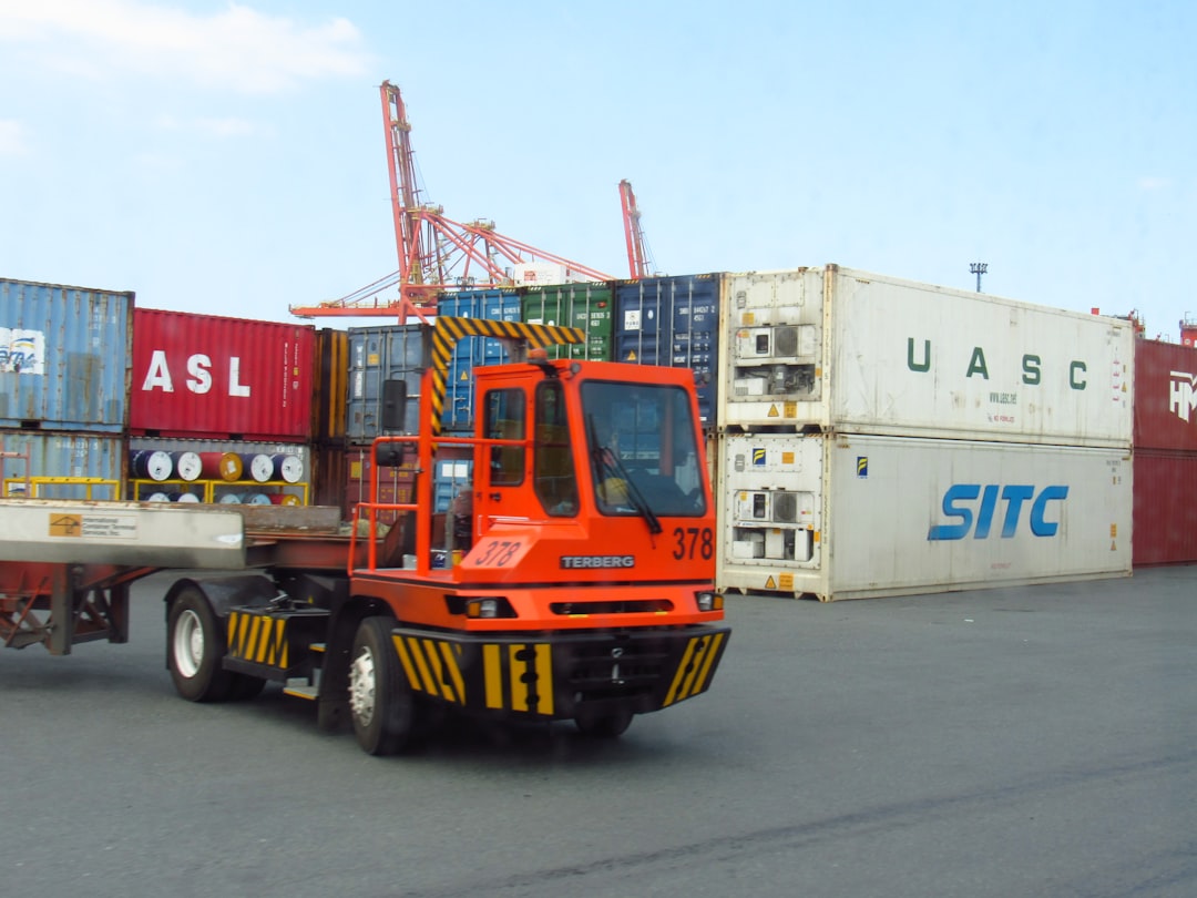 Hutchison Ports Pakistan, 76 Milyon Dolarlık Yatırımla 70'ten Fazla Elektrikli Liman Traktörü Alacak