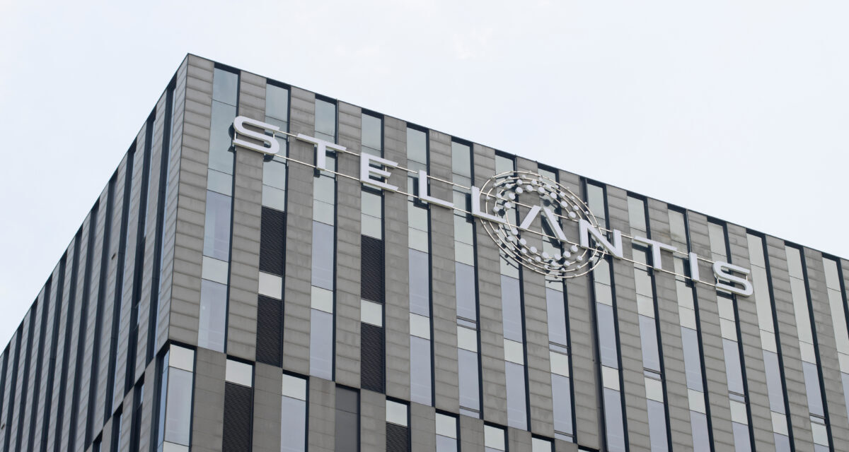 Stellantis CEO'su ABD Elektrikli Araç Pazarını 'Düzenleme Kaynaklı Balon' Olarak Nitelendirdi