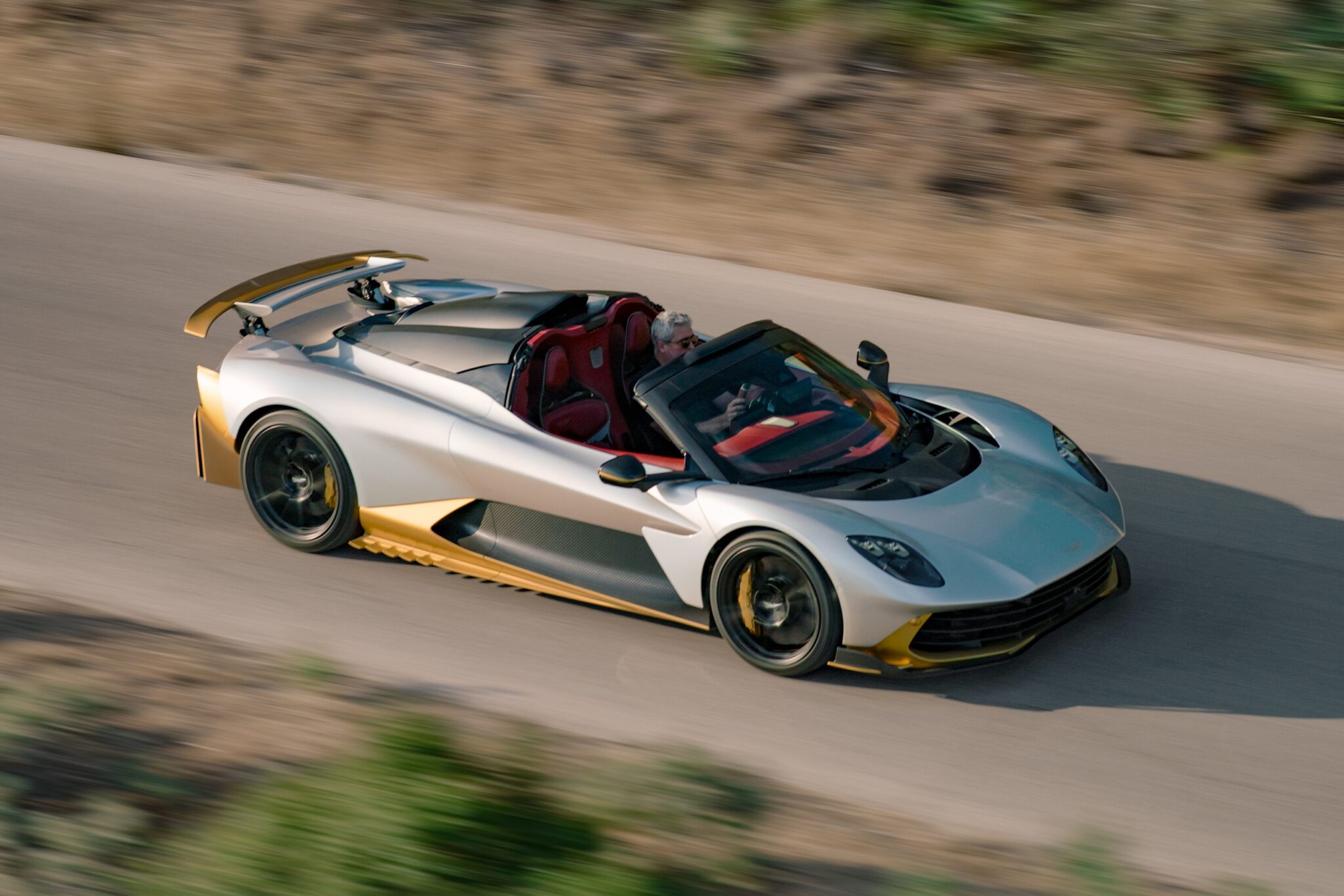 Aston Martin Valhalla Spider: 1.079 PS'lik hibrit gücün üstü açık hali