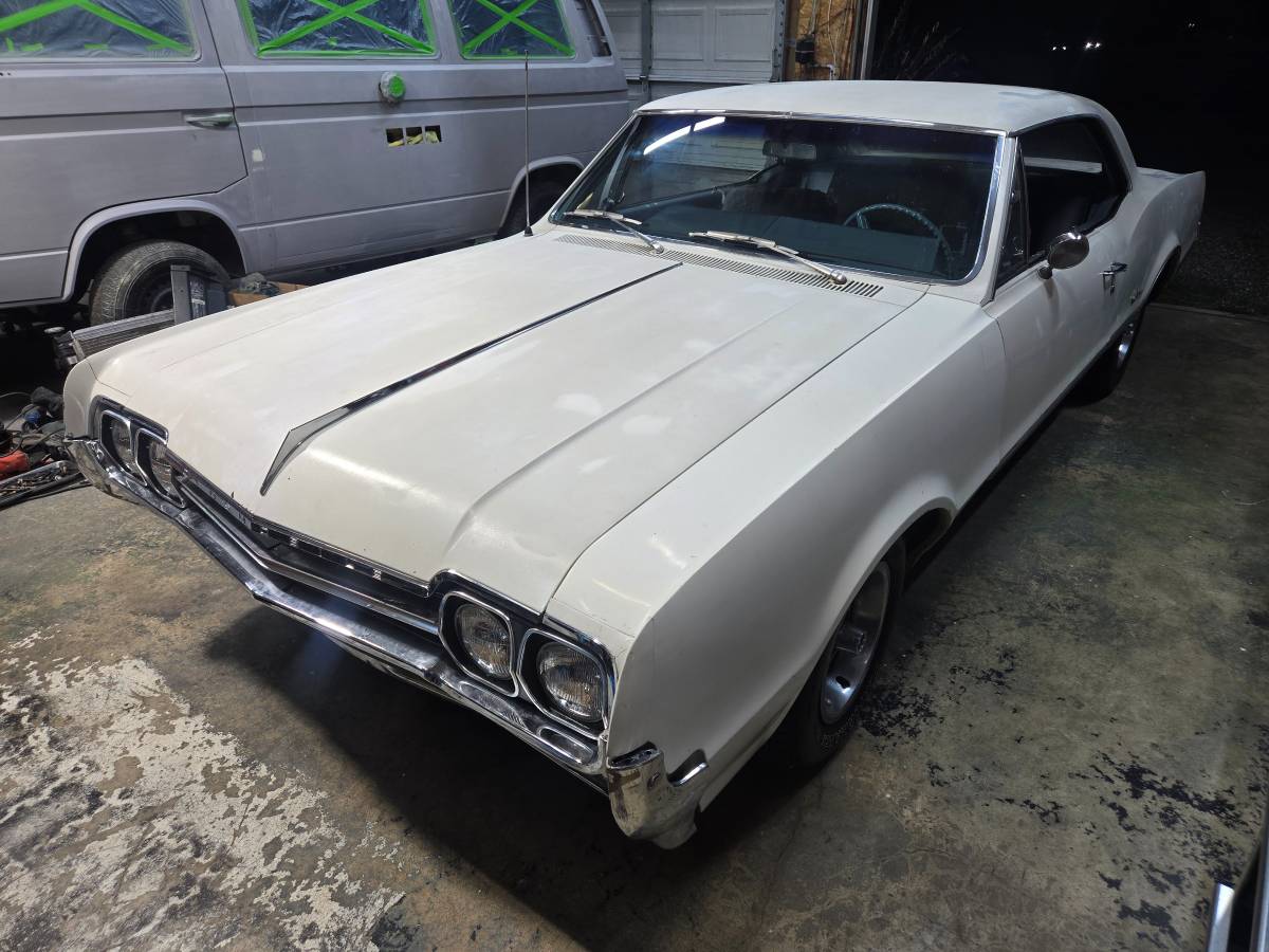1966 Oldsmobile Cutlass Holiday Coupe: Evrakı Tam Bir Survivor Yeni Sahibini Arıyor