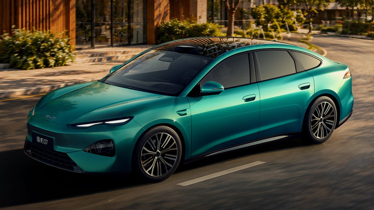 BYD, Daha Büyük ve Hızlı Şarj Olan Seal 07 için Ön Siparişleri Açtı