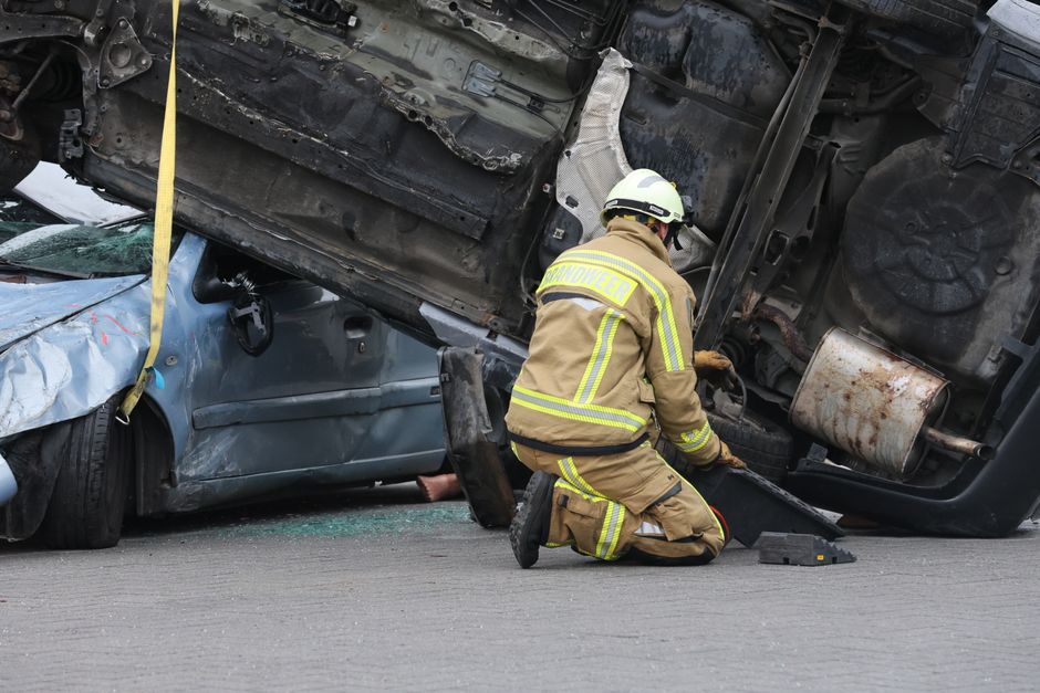 Tesla Settles Fire Truck Autopilot Case Ahead of Jury Verdict