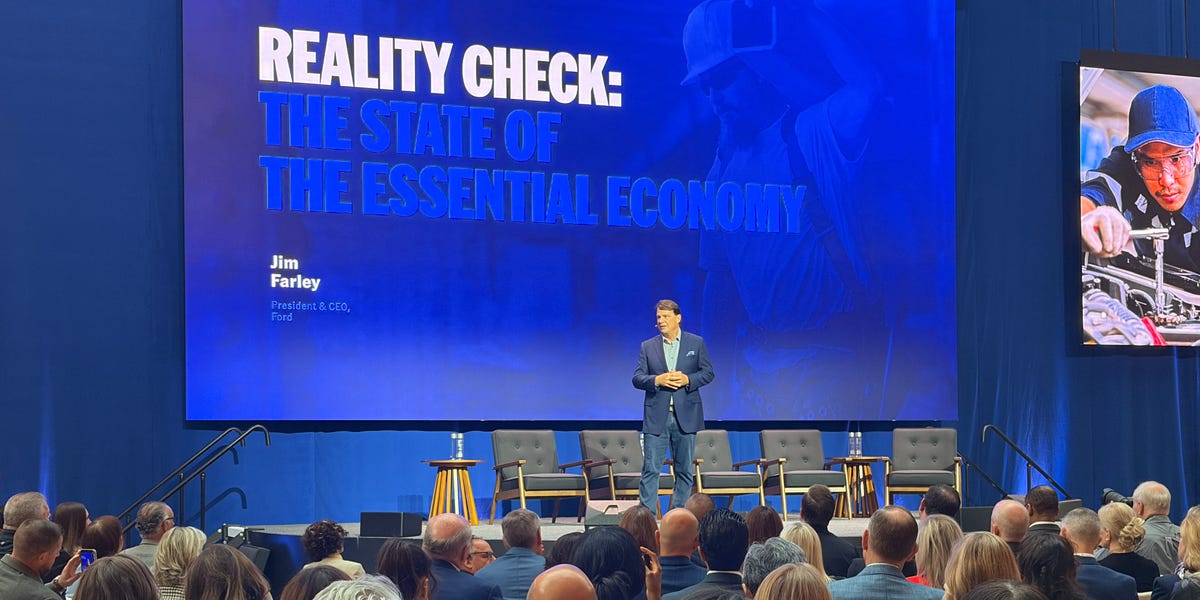 Ford CEO'sundan Denge: Yapay Zeka Tabloları Devraldı, Ama Robotları Hâlâ İnsanlar Onarıyor