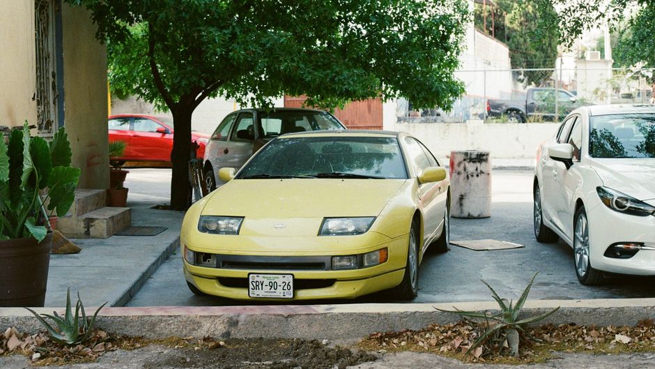 How a Yellow Electric Roadster and a Handful of Emails Brought Elon Musk Into the Car Business