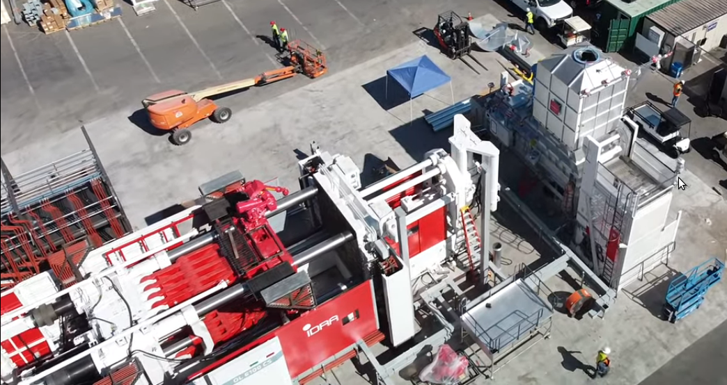 Tesla's Newest FSD Update Mistakes Clean Cameras for Dirty Ones, Sends Owners to Service