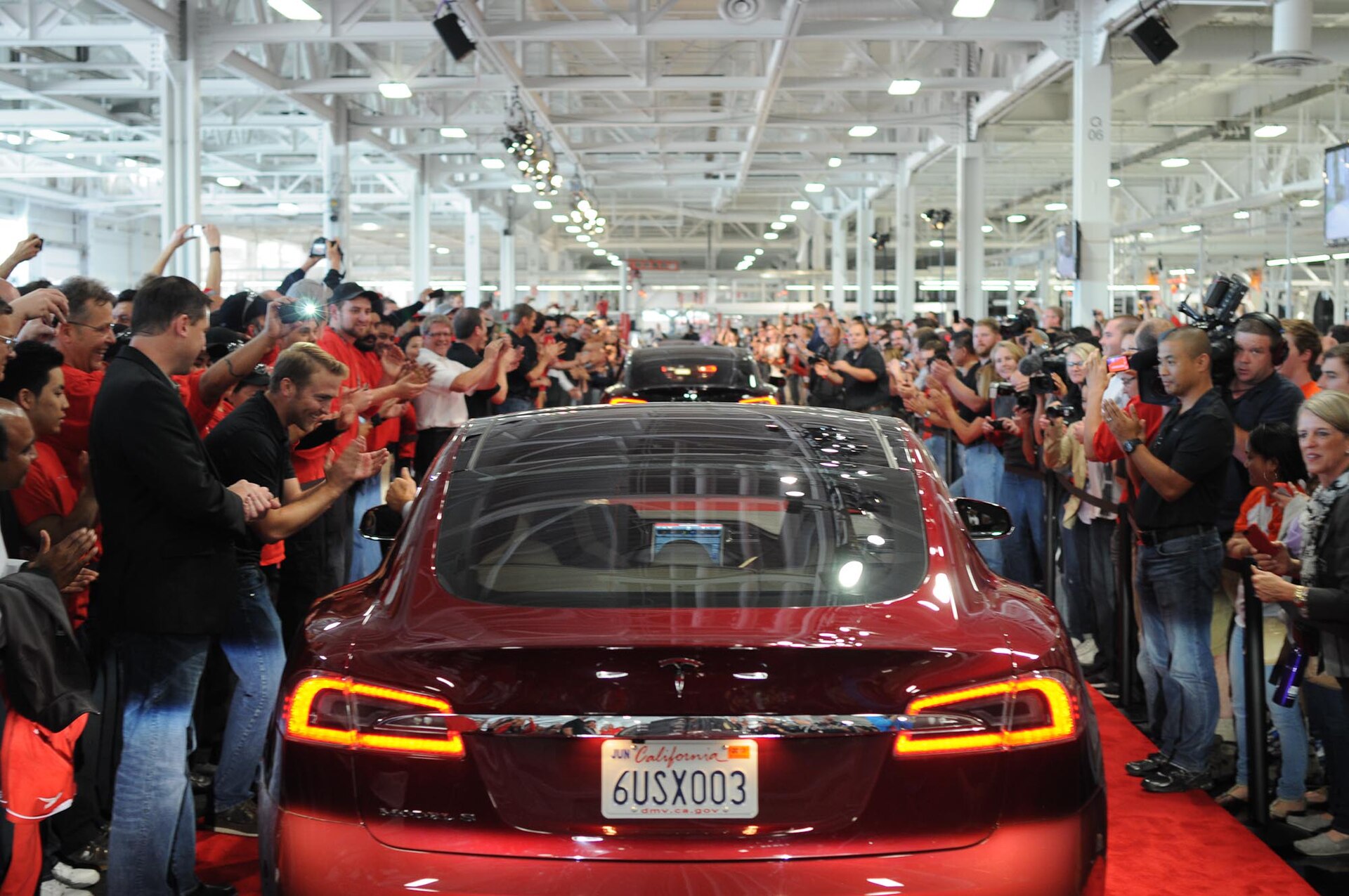 Tesla, 3. Çeyrek Teslimat Tahminlerini Yaklaşık 30 Bin Araçla Aştı; Peki Kârlılık Ne Durumda?