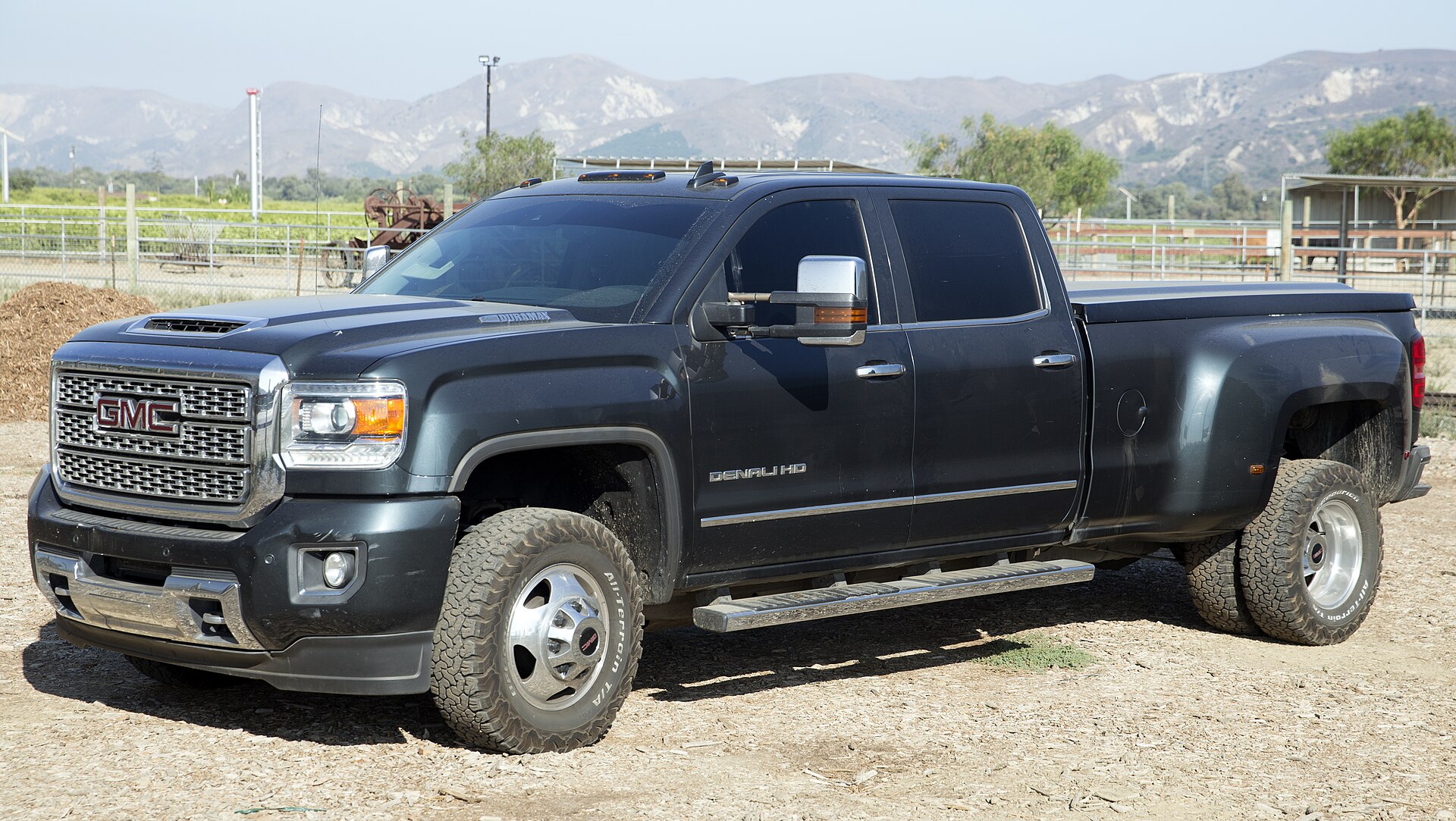 GMC, 2027 Sierra HD Fiyatlarını Açıkladı ve Yeni Dev Dizel V8'i Tanıttı