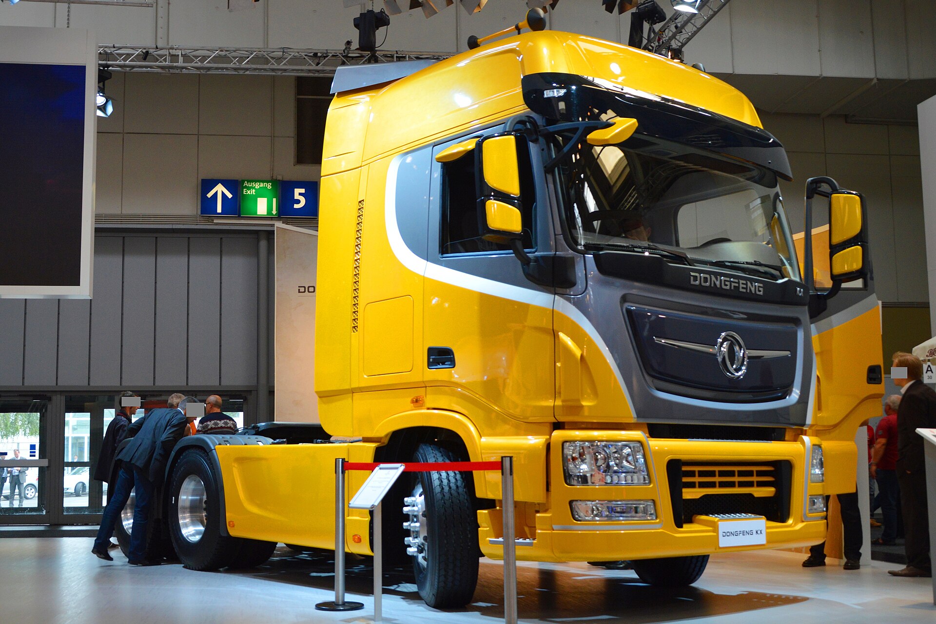 Dongfeng Brings Hydrogen-Electric Truck Range to IAA Transportation