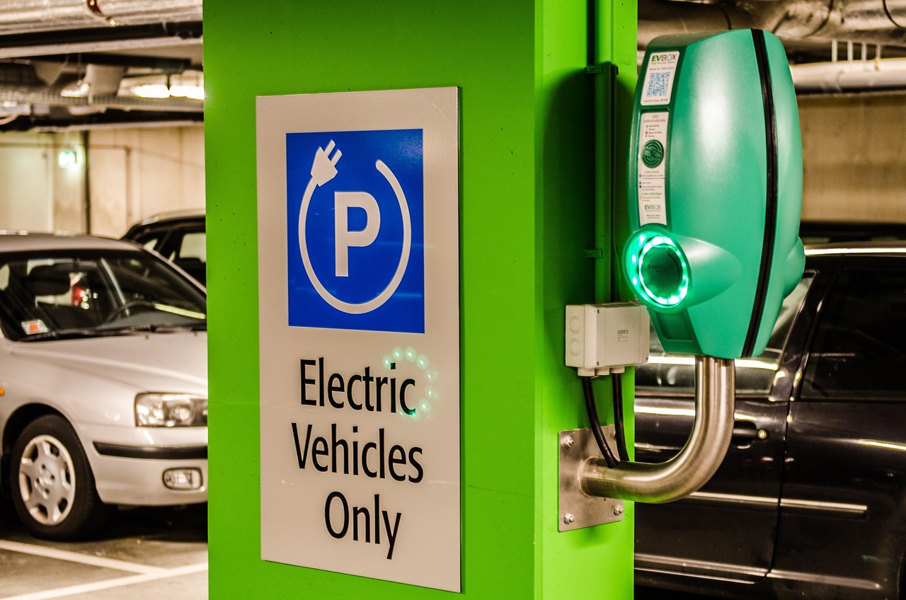 Alpitronic erweitert sein kommerzielles Ladeportfolio um einen neuen kompakten Depot-Dispenser