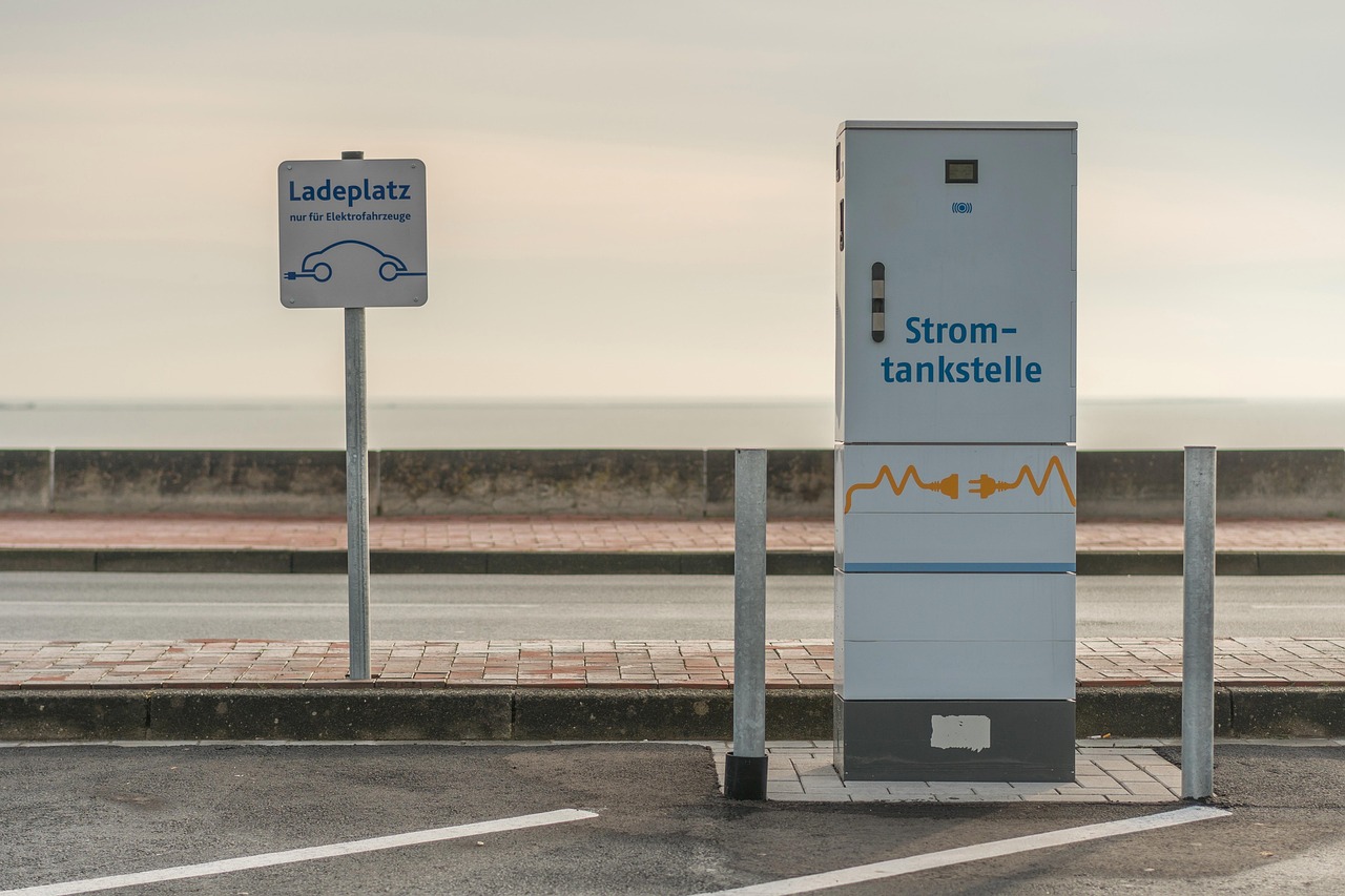 Yadea und Spiro kooperieren, um Elektromotorräder und Batteriewechsel nach Afrika zu bringen