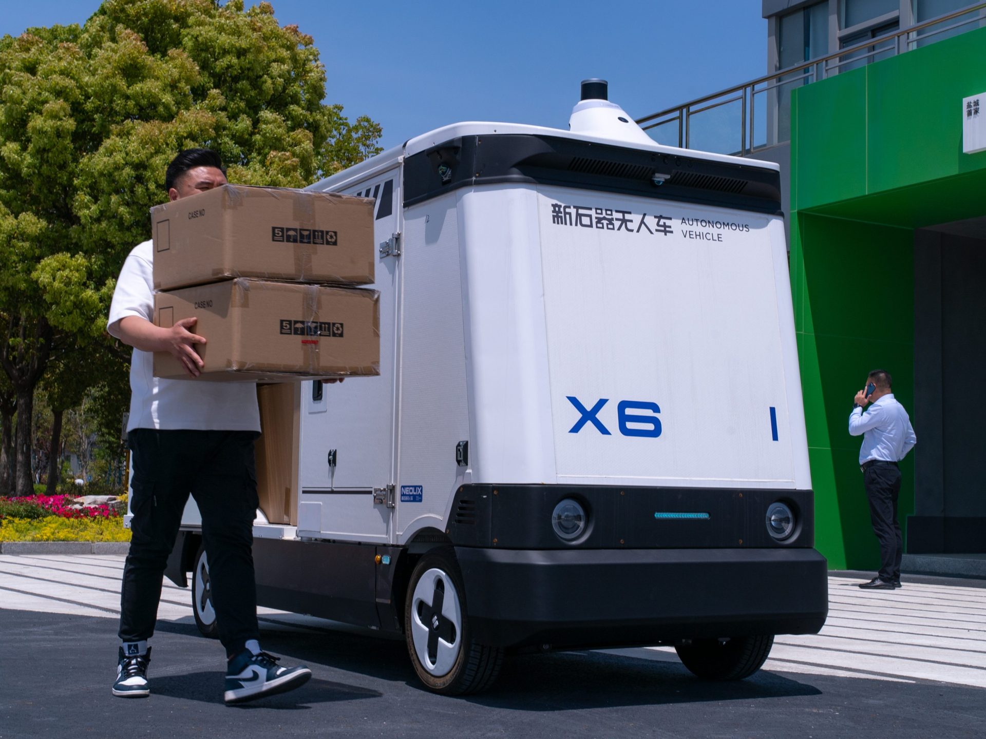 Neolix Bets $400M That Driver Shortages, Not Tech, Will Sell Its Robovans