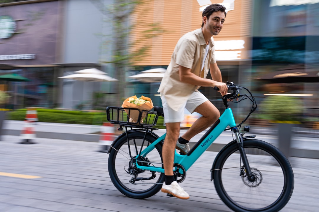 Heybike Titan: Bütçeyi Sarsmayan Tam Süspansiyonlu Moped Tarzı E-Bisiklet