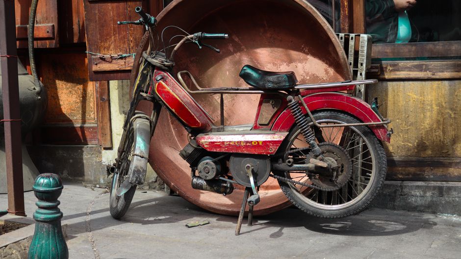 ONYX Geri Döndü: 55 MPH'yi Aşan Hızlara Ulaşan Retro Elektrikli Mopedler