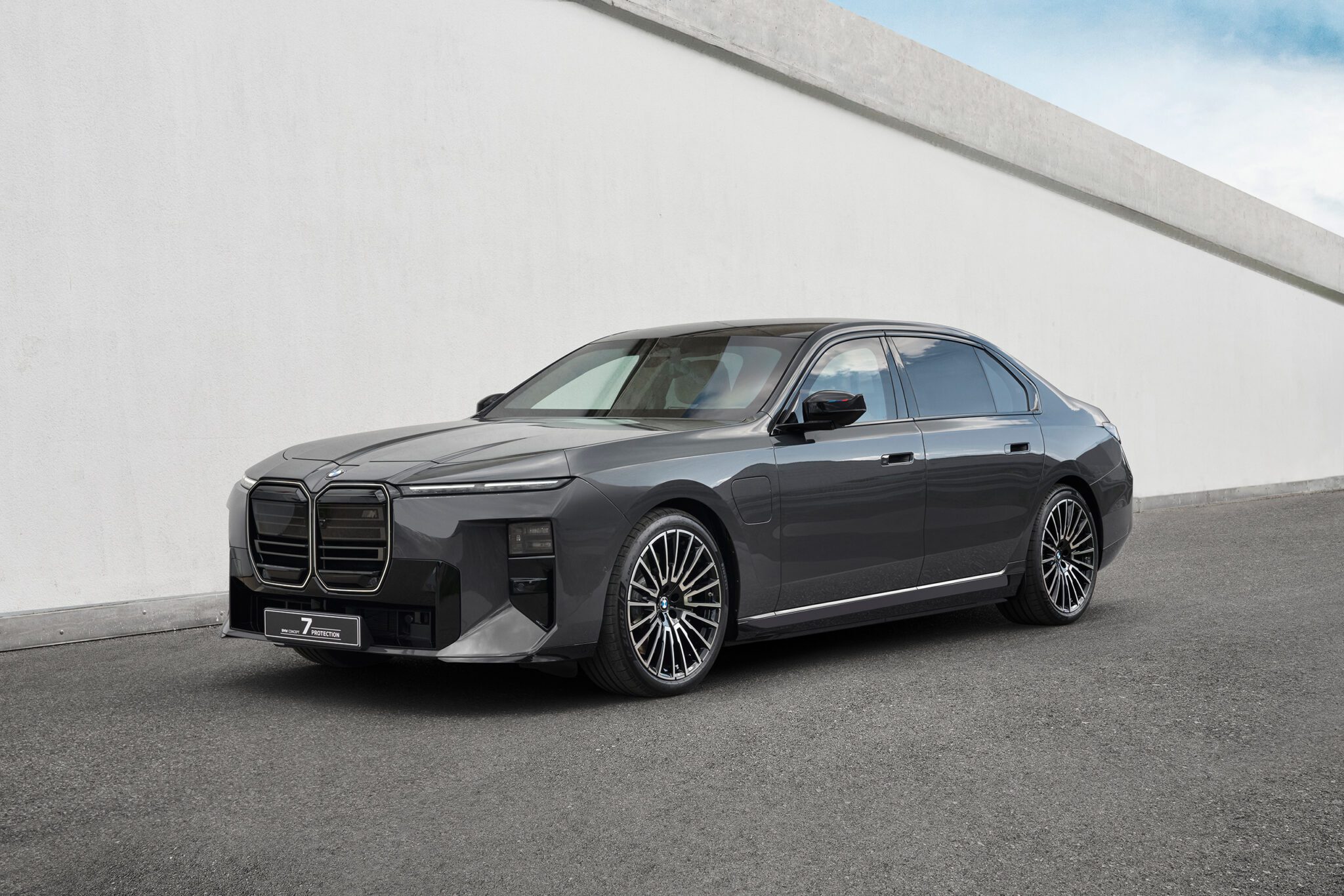 BMW Readies a Lighter Armour Tier Beneath Its VR9 Flagship
