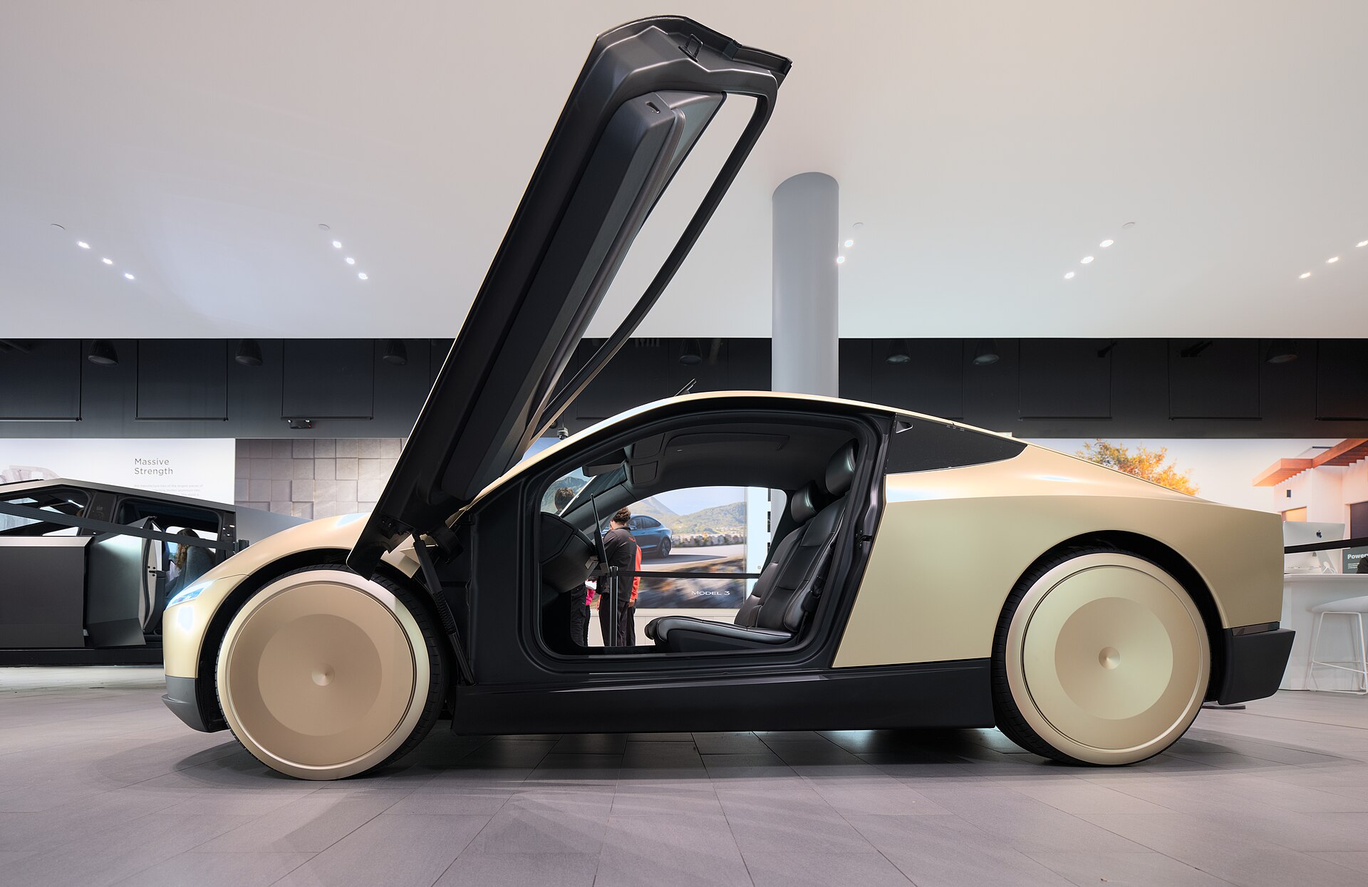 Nio's William Li Reacts to Tesla's Flying Roadster: 'This We Really Don't Have'
