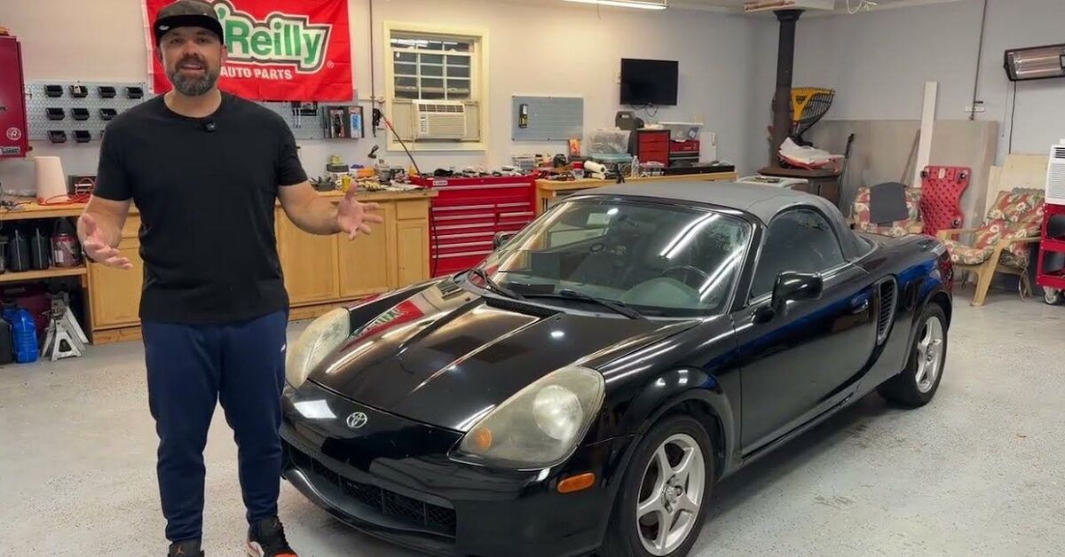 A $3,000 Mid-Engine Roadster: Inside a 2000 Toyota MR2 Spyder Rescue