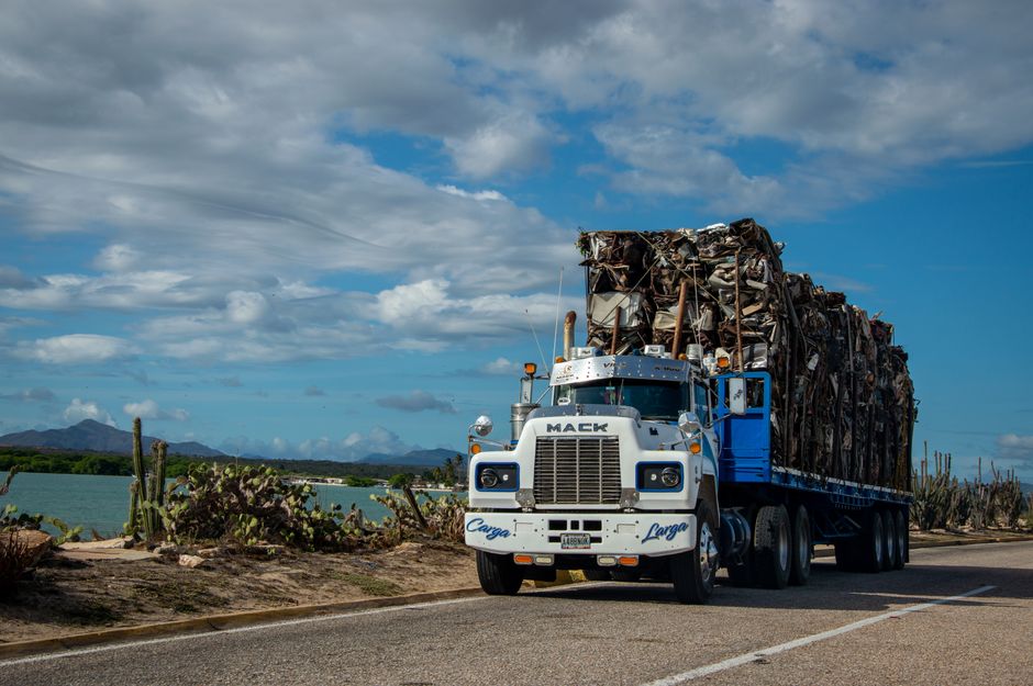Thermodyne Power: A 1966 Mack B53 That Keeps the Past Alive