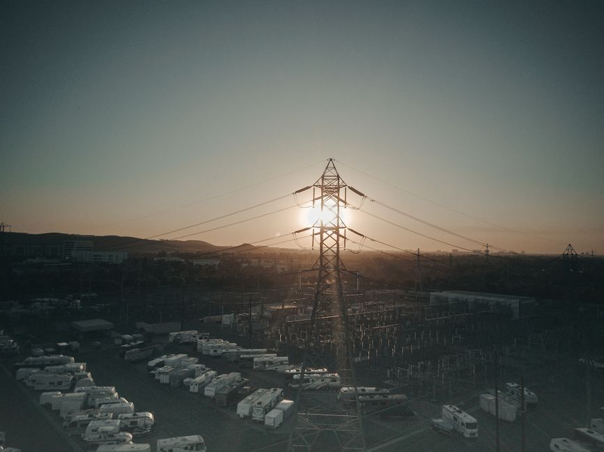 Australia's First 8-Hour Grid Battery Goes Live with 144 Tesla Megapacks