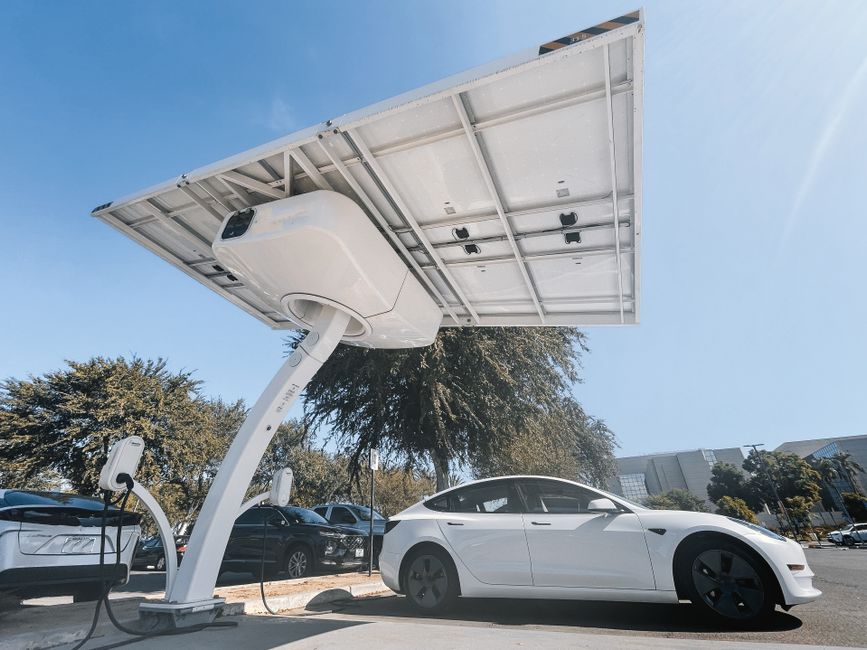 Elektrikli Araçlar ve Güneş Enerjisi: Yükselen Enerji Maliyetlerine Karşı Pratik Kalkan