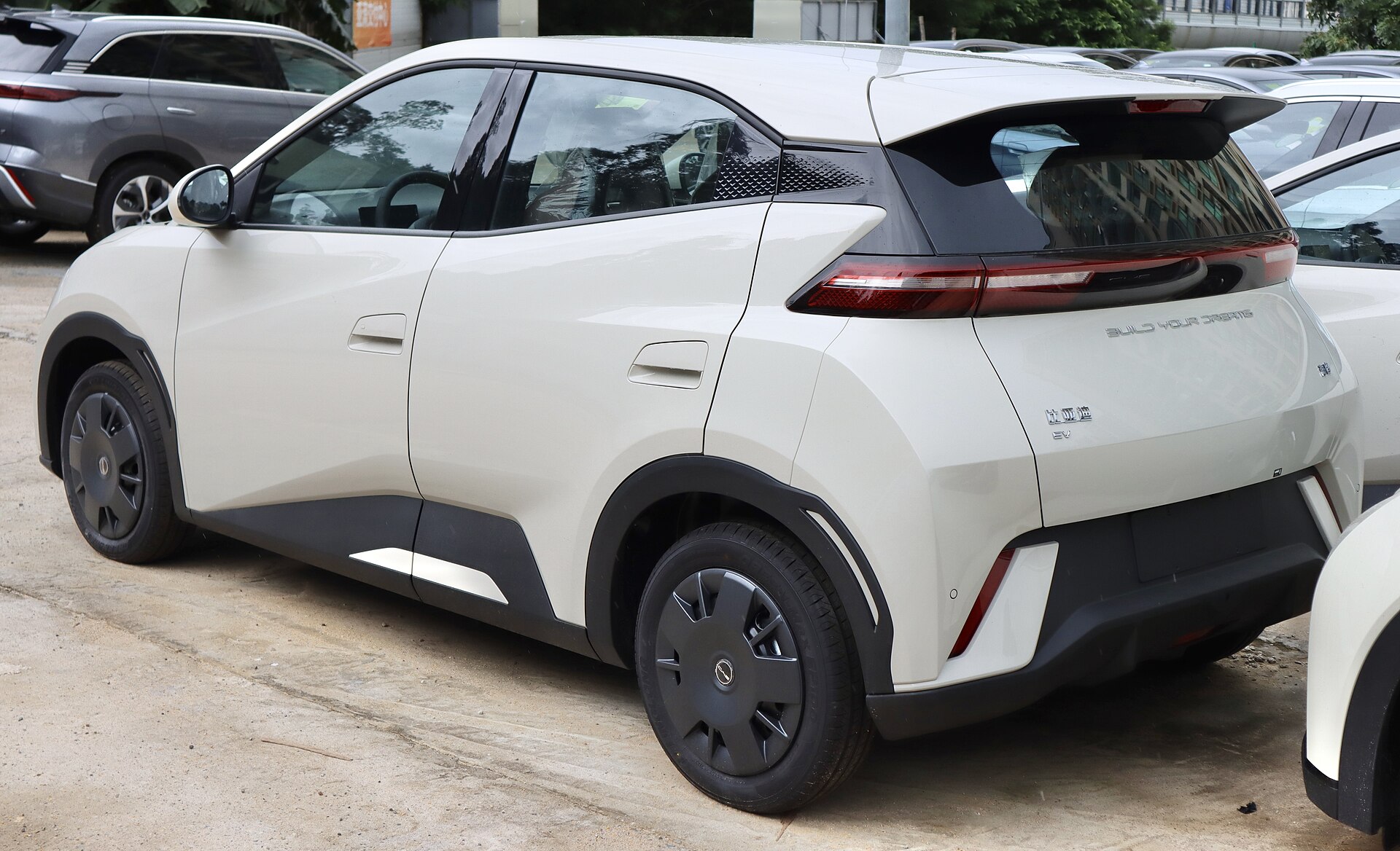 BYD'nin Uygun Fiyatlı Seagull'ı Büyüyor: İkinci Nesilde Masajlı Koltuk ve Ön Bagaj