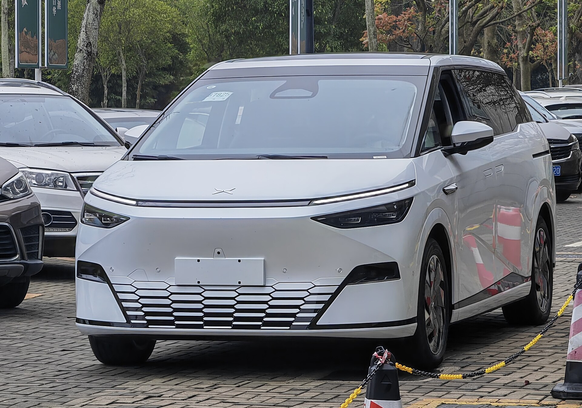Xpeng G9L to Debut at Paris Motor Show This October