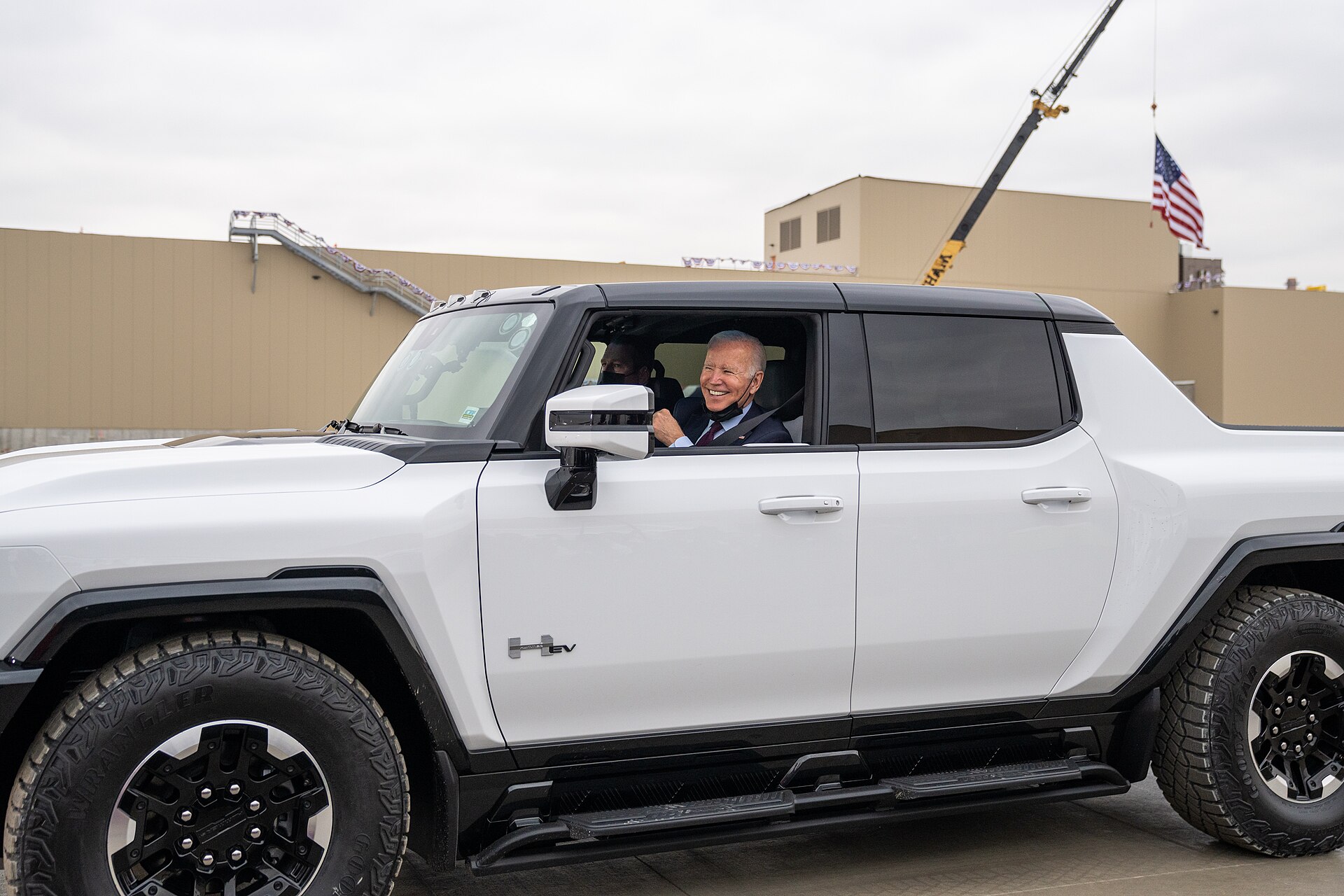 GM CEO Stands Behind Hands-Free 'Eyes-Off' Driving Target For 2028