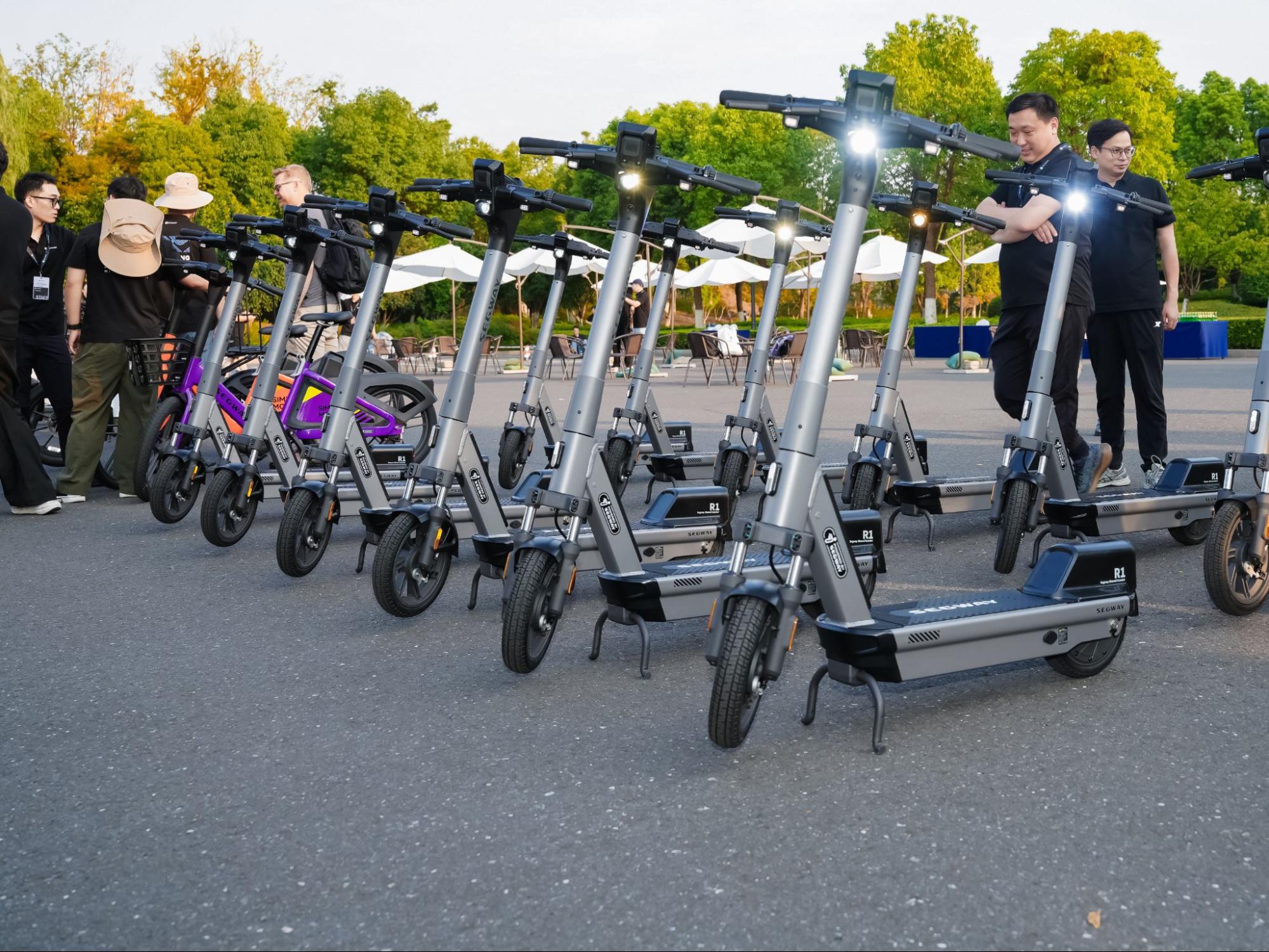 Segway'in R1 E-Scooter'ı Paylaşımlı Filoların Gerçeklerine Odaklanıyor