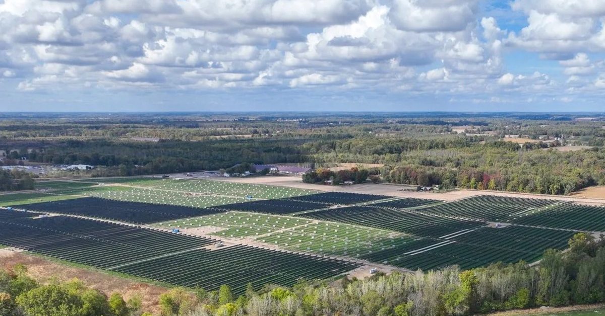 Ford Funds 100 MW Michigan Solar Farm to Power Its Home-State Plants