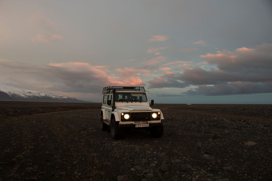 JLR Pushes Back Electric Defender Launch to Early 2030s