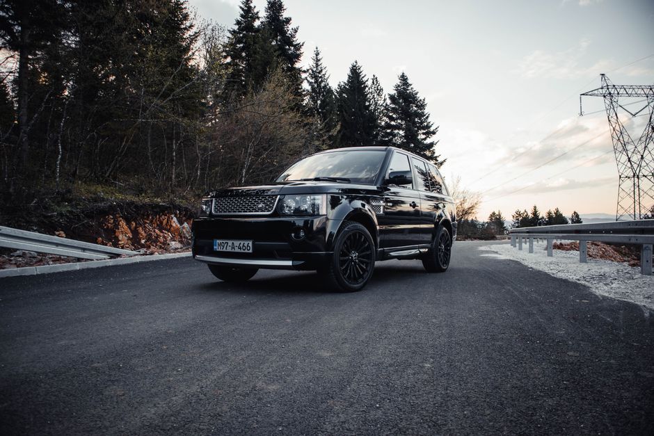 Range Rover'ın Beşinci Modeli SUV Değil: Elektrikli GT'nin İlk Görüntüleri