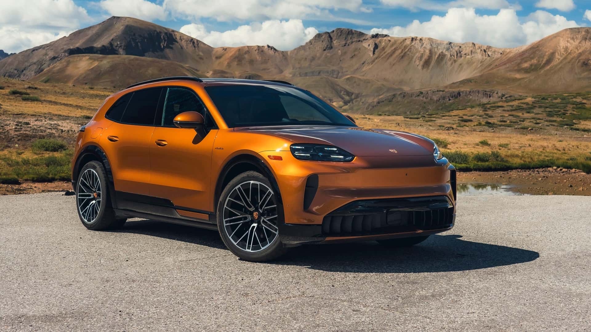 Porsche's Electric Cayenne Left the V8 Audi RS Q8 in the Dust
