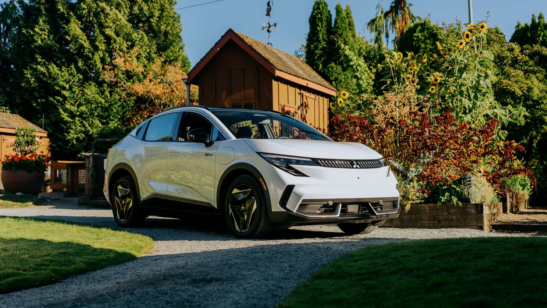 Mitsubishi's Eclipse Sportback EV Costs More Than the Leaf It's Based On