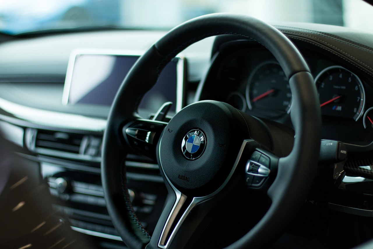 BMW überarbeitet die Navigation im neuen iX3 mit Tesla-ähnlichem, einheitlichem Display