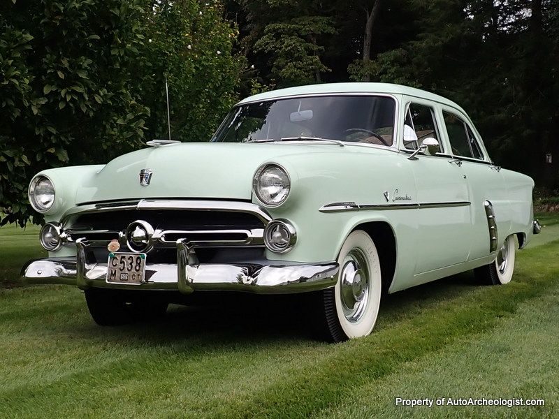 İki Kez AACA Ulusal Şampiyonu Olan 1952 Ford Customline Fordor Satışta