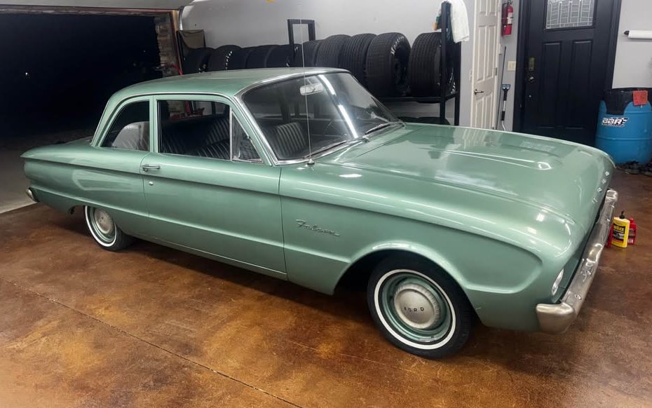 Direksiyon Kolonundan Vitesli Klasik: Nane Yeşili 1960 Ford Falcon Satışta