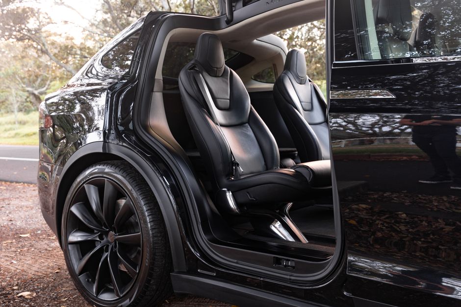Genesis GV90, koç kapıları ve tüm lüks detaylarıyla markanın en iddialı elektrikli SUV’u olarak tanıtıldı