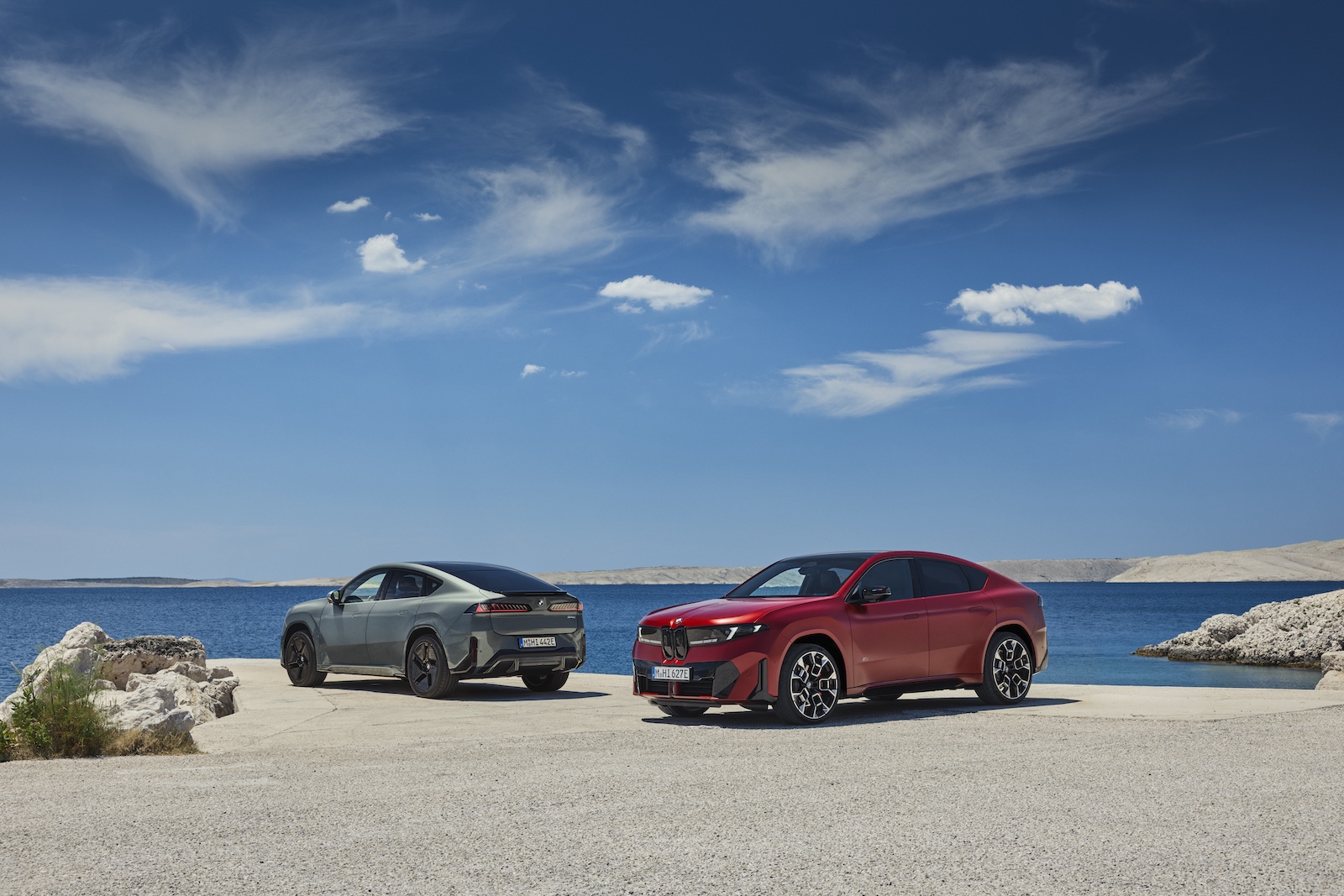 BMW iX4 Tanıtıldı: Neue Klasse'ye Katılan Tam Elektrikli SUV Coupé